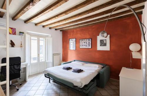Porta Genova Apartment | Elegant naviglio cool area large 5 pax with elevator