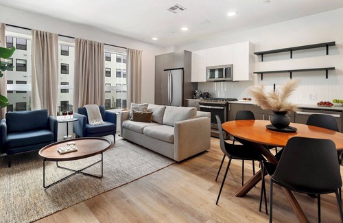 Everett Apartment | Elegant Oasis with Pool and Gym