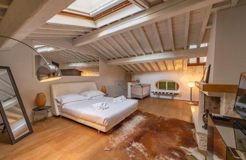 Santo Spirito Apartment | Elegant Penthouse in Santo Spirito