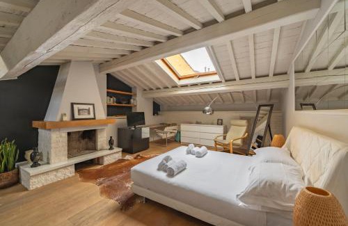 Santo Spirito Apartment | Elegant Penthouse in Santo Spirito