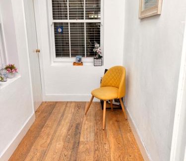 Canterbury House | Elegant Riverside Cottage With Free Parking