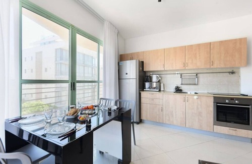 Tel Aviv Promenade Apartment | Elegant Sea-View Apt w Mamad by Sea N' Rent