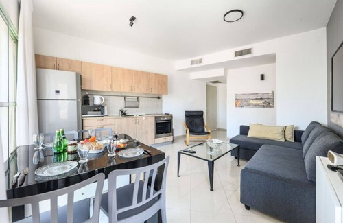 Tel Aviv Promenade Apartment | Elegant Sea-View Apt w Mamad by Sea N' Rent