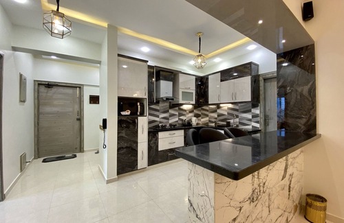 Karachi Apartment | Elegant & Spacious 2br family apt, Sharahe Faisal