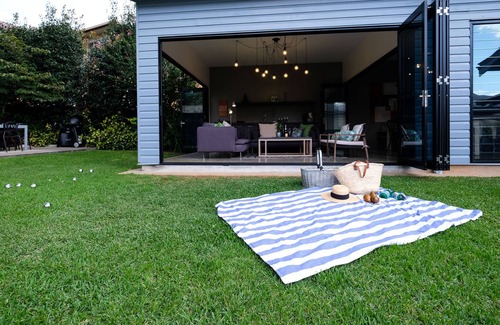 East Toowoomba House | Elegant & Spacious Art Deco Residence in Picturesque East Toowoomba