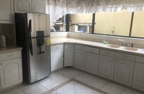 Cuenca House | Elegant/spacious residence conveniently located 15 mins. from Cajas & downtown.