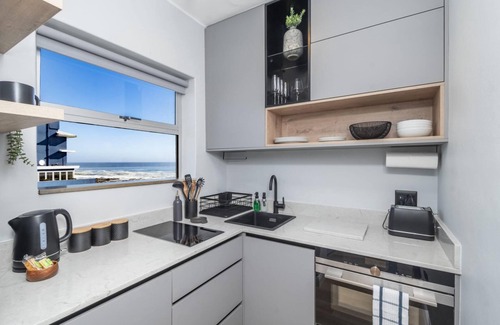 Mouille Point Apartment | Elegant Studio Living in Mouille Point