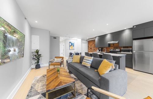 Downtown Montreal Apartment | Elegant Suites De La Montagne- Dtwn Mtl