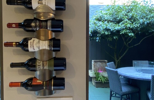 South Hills House | Elegant Townhome, park-like setting. Local event transportation provided.