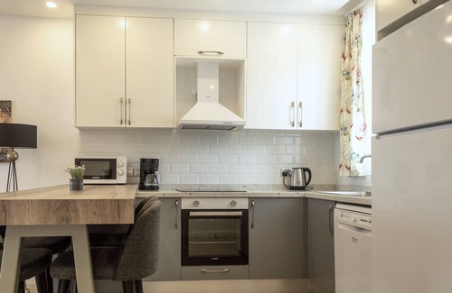 Bahceli Apartment | Elegant two-bedroom apartment in upscale surroundings