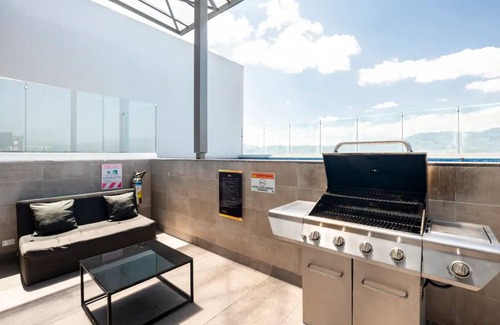 Yoses Apartment | Elegant Urban Escape