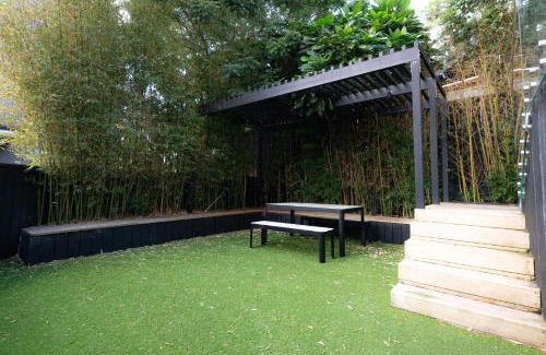 Freemans Bay Apartment | Elegant Urban Retreat in Freemans Bay