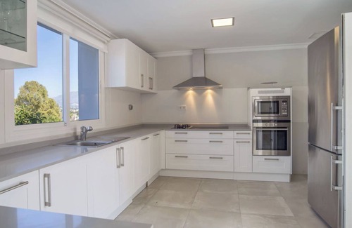 Puerto Banus Villa | Elegant Villa Retreat