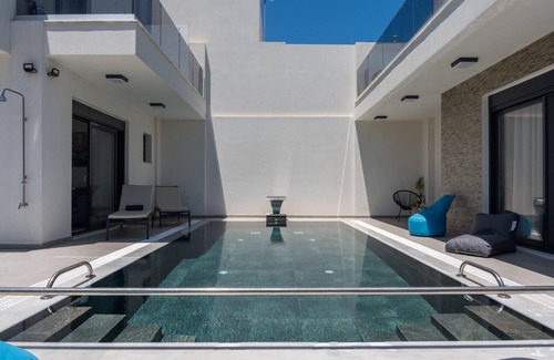 Gournai Villa | Elegant Villa with Shared Pool in Crete