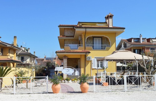 Ciampino Villa | Elegant Villa with Swimming Pool and Large Outdoor Spaces in Ciampino: just a stone's throw from Rome