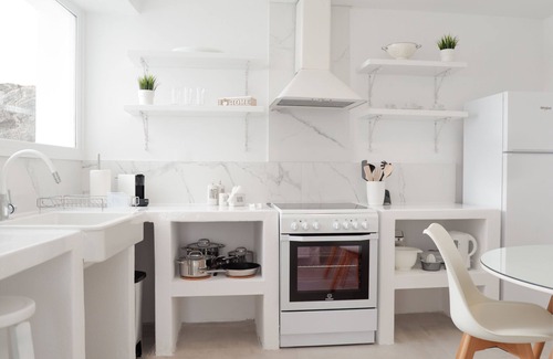 Ioulida House | Elegant White, in the heart of Ioulida on the island of Kea