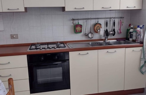 Botricello Apartment | Elegante Appartamento al Piano Terra, su una