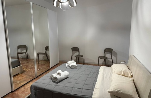 Municipio 2 Apartment | elegante appartamento guest house a Poggiofranco Bari con balconi e parcon