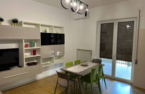 Municipio 2 Apartment | elegante appartamento guest house a Poggiofranco Bari con balconi e parcon