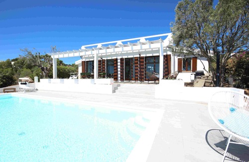 Eden Rock Villa | Elegante Panorama-villa mit Neuem Privatpool, 5 Minuten vom Sandstrand Entfernt