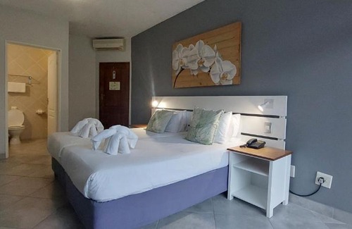 St. Lucia Hotel | Elephant Lake Hotel