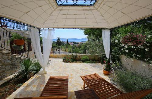 Crno House | Eler Home