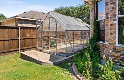 Allen House | Elevate Your Stay in This Fully Functional Home!