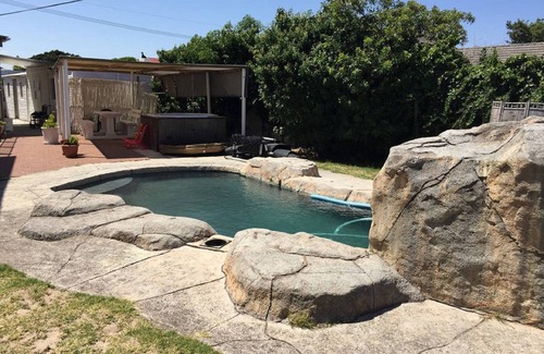Cape Town Cottage | Elim Place on Wilmot - self catering cottage