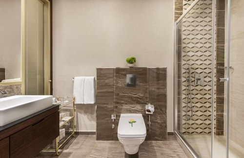 Halkali Hotel | Elite World Grand Istanbul Basın Ekspres