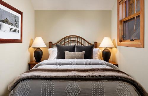 Snowmass Village Apartment | Elk Camp Cove Snowmass Top-floor Mountain Studio