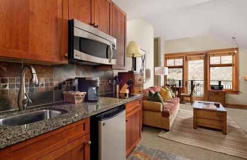 Snowmass Village Apartment | Elk Camp Cove Snowmass Top-floor Mountain Studio