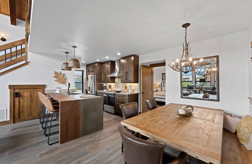 Estes Park Cabin | Elk Haven! Two Large Patios, Private Jacuzzi, Indoor/Outdoor Fireplace