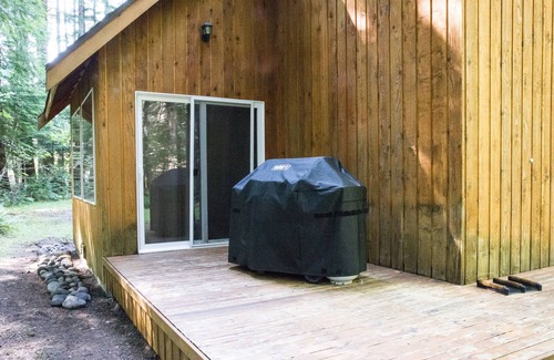 Enumclaw House | "Elk Hollow" Mountain Home Near Mount Rainier and Crystal Mountain Ski Area, WA