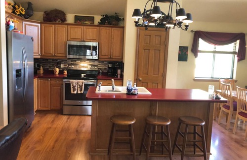 Cloudcroft Cabin | ELK HOLLOW, MOUNTAIN VIEWS, NEAR NAT'L FOREST, DUCK & FISH POND