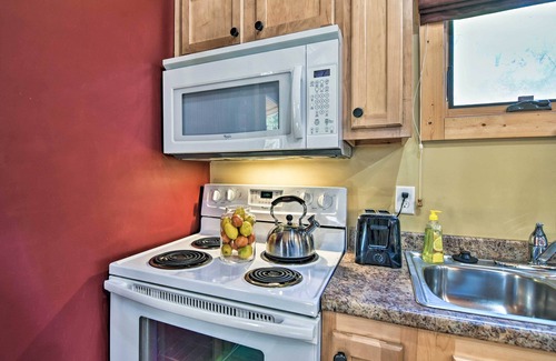 Weaverville Cabin | 'Elk Path' Cabin w/Hot Tub & Deck Near Asheville!