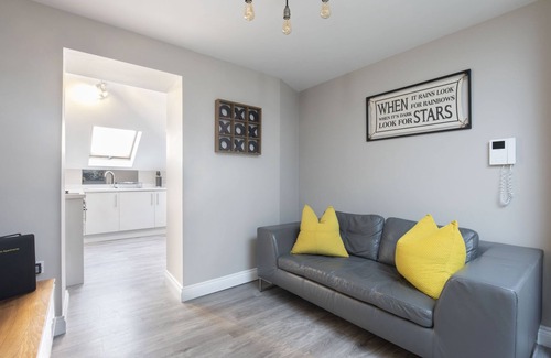 Cheltenham Apartment | Elliot Oliver - Modern 2 Bedroom Town Centre Apartment