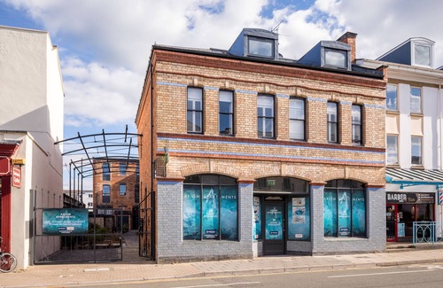 Cheltenham Apartment | Elliot Oliver - Modern 2 Bedroom Town Centre Apartment