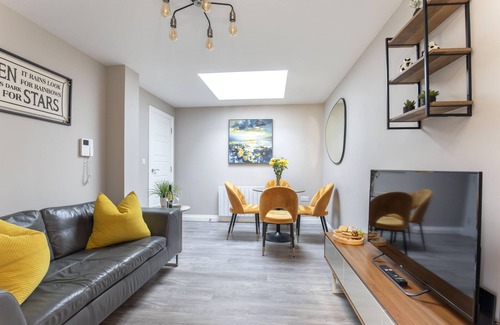 Cheltenham Apartment | Elliot Oliver - Modern 2 Bedroom Town Centre Apartment