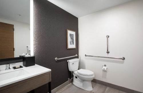 Downtown Minneapolis Hotel | Elliot Park Hotel, Autograph Collection