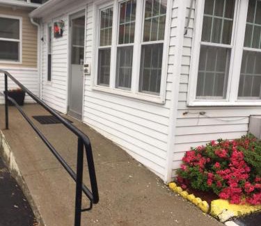 Westfield Hotel | Elm Motel