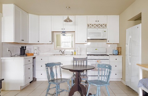 Seguin Ski Chalet | Elm Street Cottage