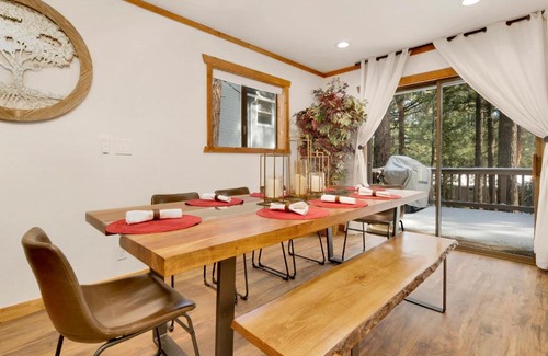 Big Bear Ski Chalet | Elmwood Place- Hot Tub- Packed Game Room