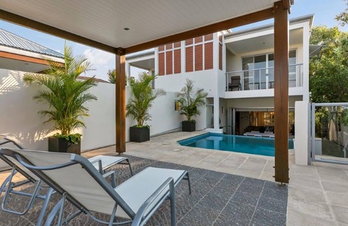 Sunshine Beach House | Elouera 2 - Private Duplex with Views and Pool