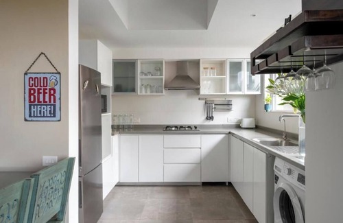 Reis Magos Apartment | ElReino - 2bhk Designer Apt with Private Garden