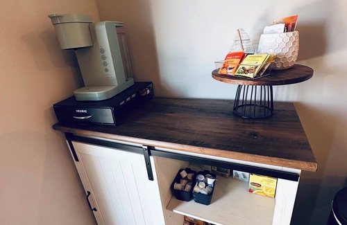 Las Cruces House | Elvis’s Cozy Casa- Charming 3 bedroom,2 bathroom home w/Mountain views