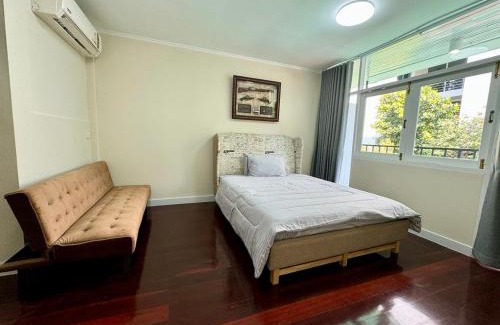 Asoke Hotel | EM HOME Sukhumvit Bangkok - near Terminal 21, EM District Malls, BTS and MRT Lines