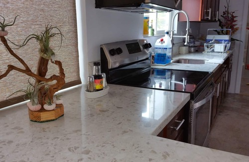 Nanakuli House | email/text me for personal details . noakua@aol.com . 808 256 4008