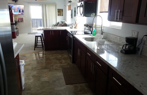 Nanakuli House | email/text me for personal details . noakua@aol.com . 808 256 4008