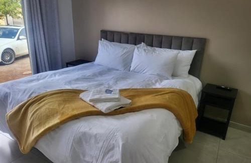 Kimberley House | Ematolweni guest house