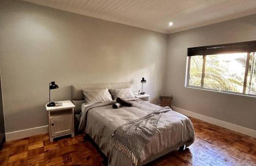 Sea Point Apartment | Embassy Apartment